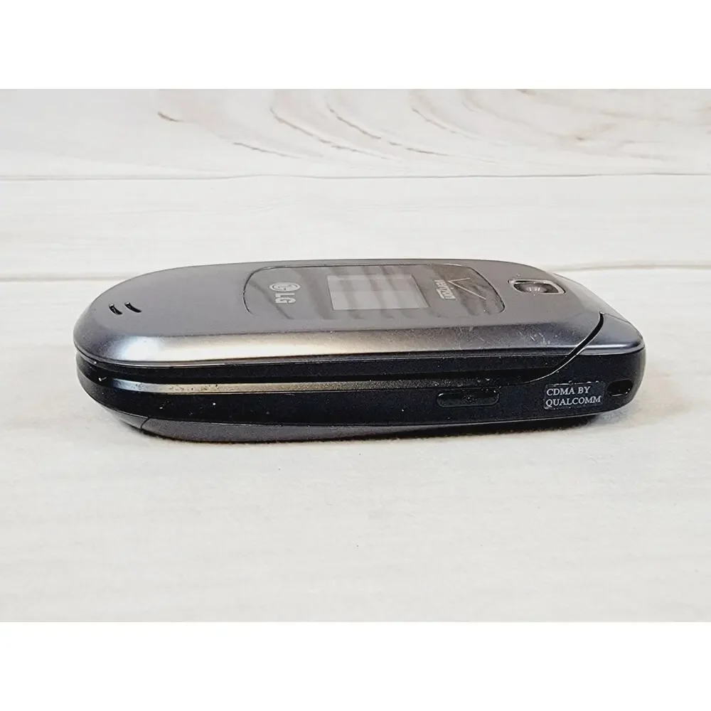 LG LG-VN150S Revere 2 Gray Verizon Flip Cellular Phone W/ Charging Cord Tested